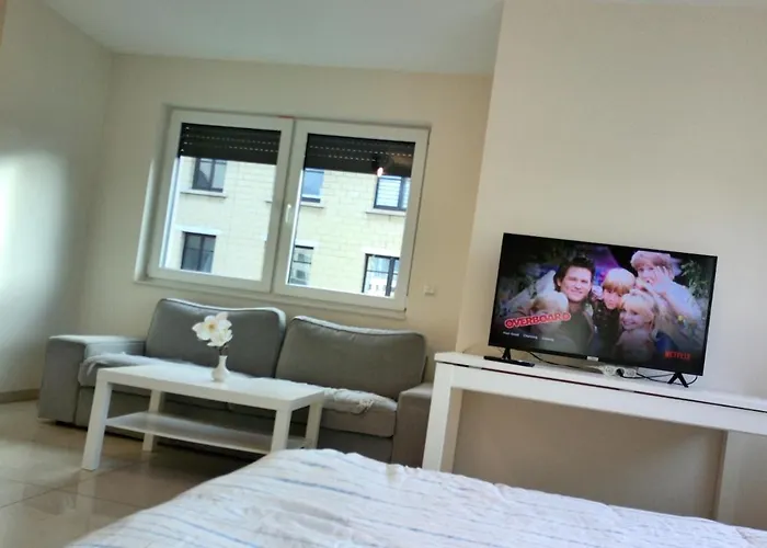 Elegant At Gare 卢森堡