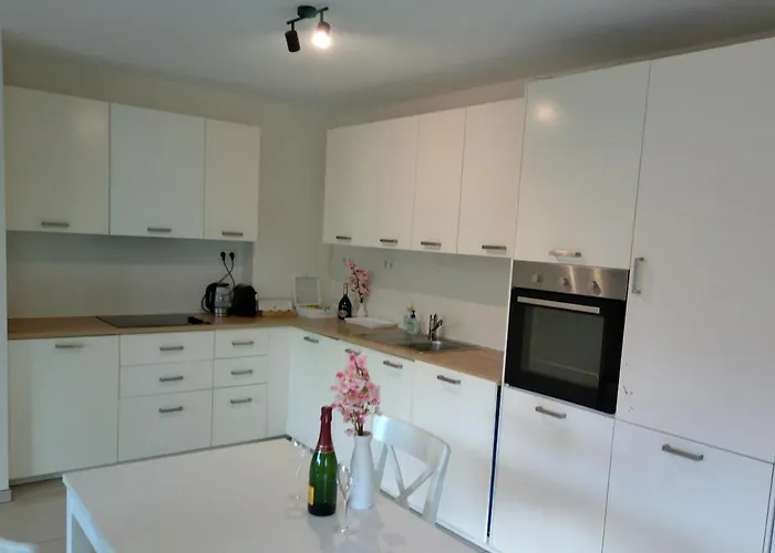 Elegant At Gare 卢森堡