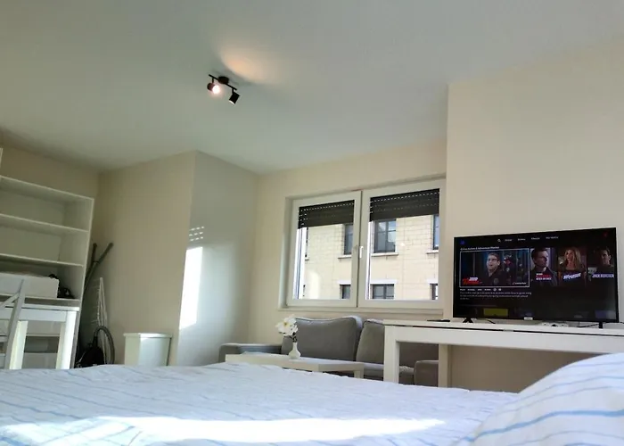 Elegant At Gare 아파트 *